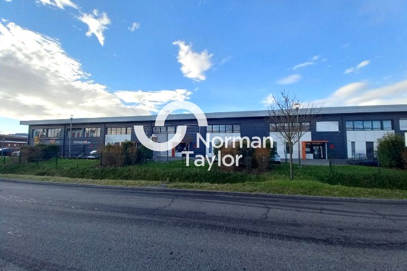 Location local d''activites 975 m² divisibles à partir de 180 m²