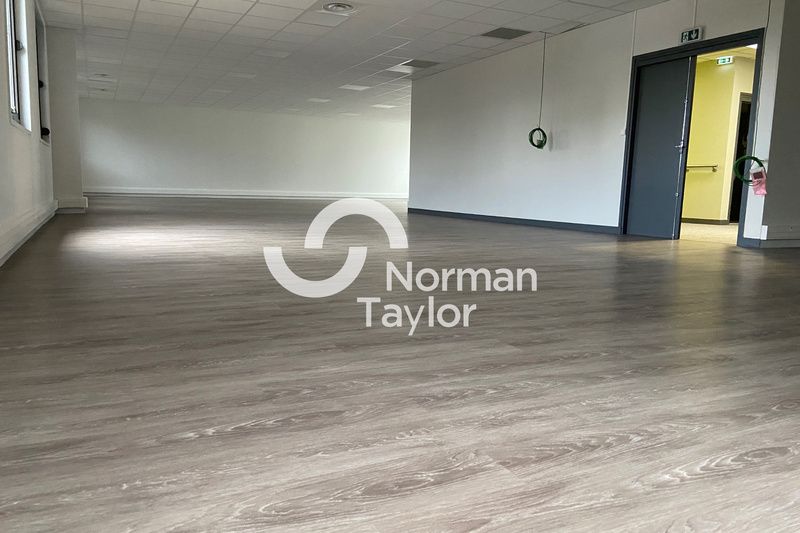 Location bureaux 4663 m² divisibles à partir de 32 m²