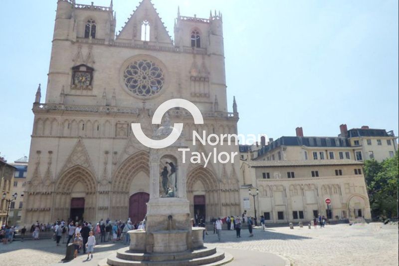 Vente fonds de commerce 142 m² non divisibles