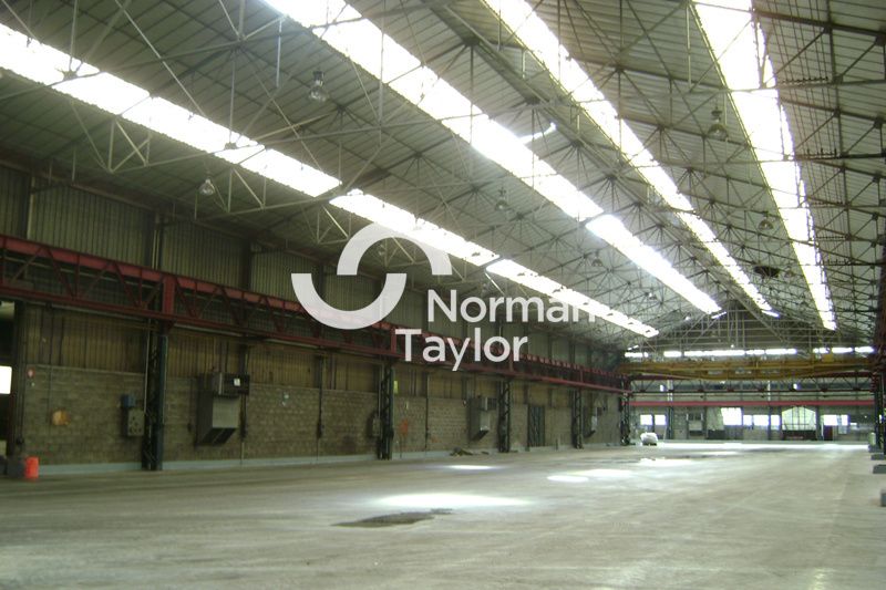 Location local d''activites 9500 m² divisibles à partir de 2000 m²