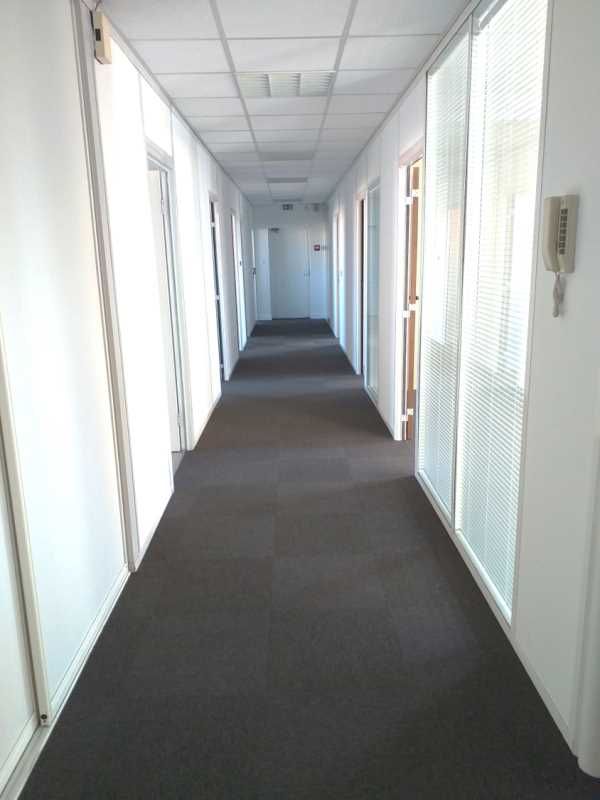 Location de locaux de petites et moyennes surfaces, 2261 m² divisibles à partir de 120 m².