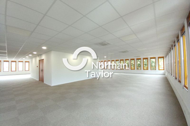 Location bureaux 1075 m² divisibles à partir de 340 m²
