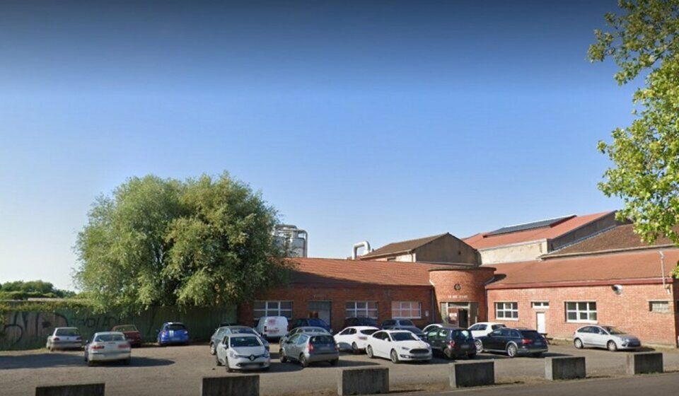 Vente local d''activites 11000 m² non divisibles