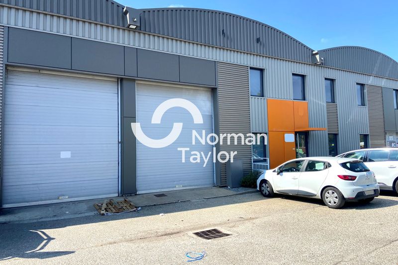 Location local d''activites 440 m² non divisibles