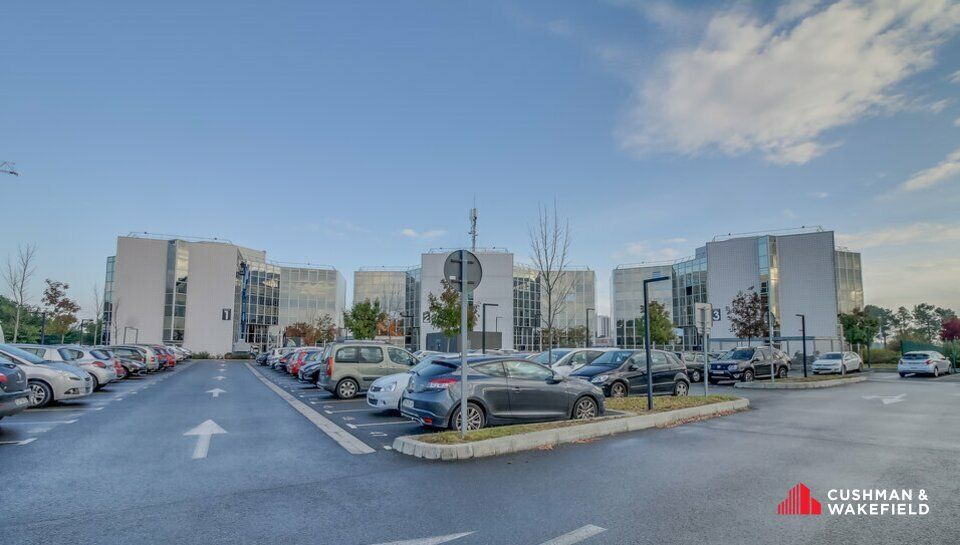En bordure de rocade, Cushman & Wakefield vous propose à la location
