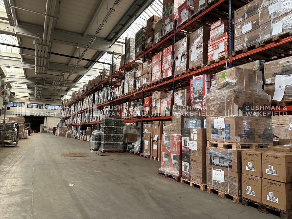 Location entrepôt 2678 m² non divisibles