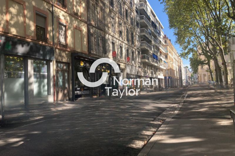Location local commercial 110 m² non divisibles