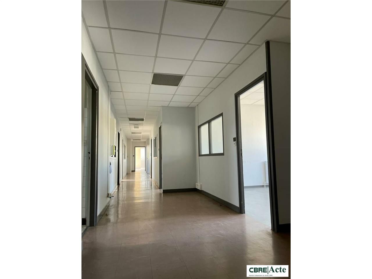Location bureaux 605 m² divisibles à partir de 300 m²