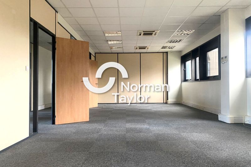 Location bureaux 256 m² non divisibles