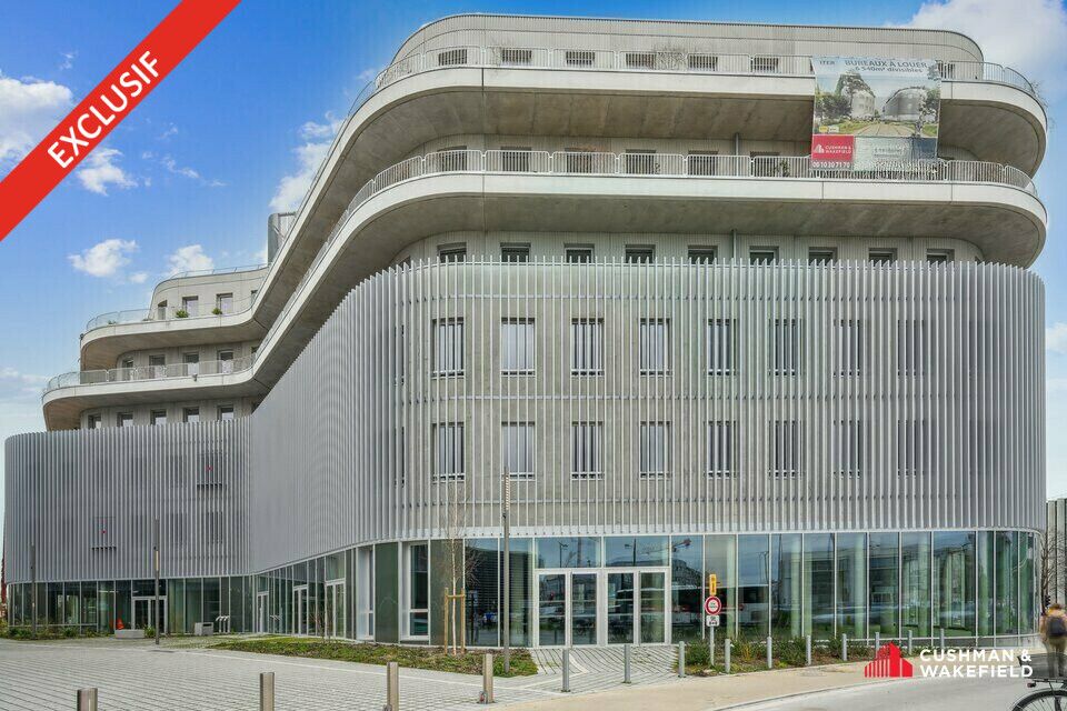 A Bordeaux Place Ravezies, bureaux divisibles proposés à la location