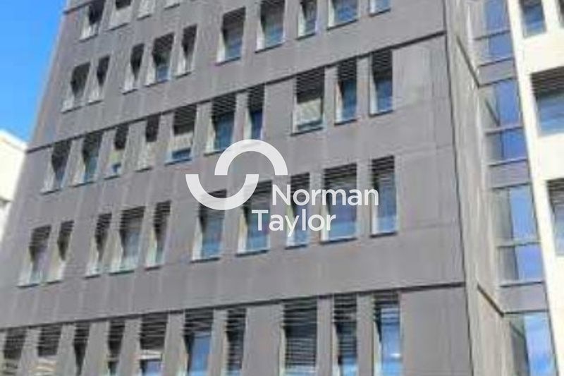 Location bureaux 631 m² divisibles à partir de 271 m²