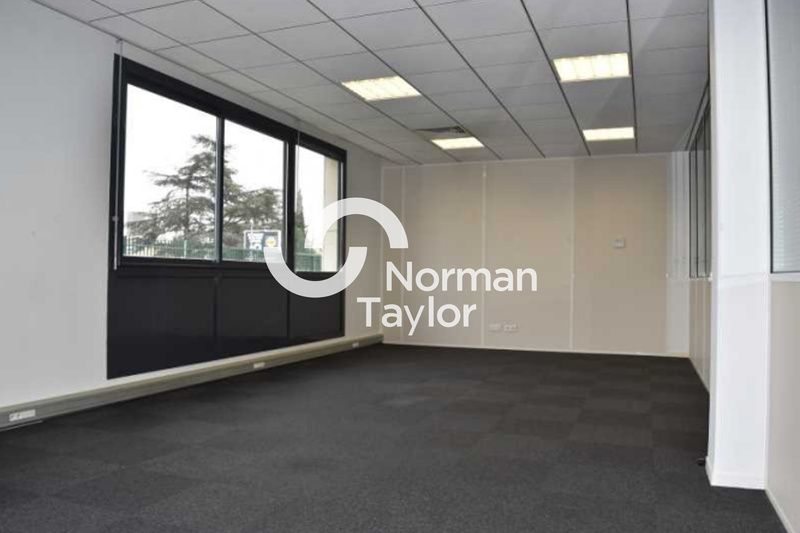 Location bureaux 340 m² non divisibles