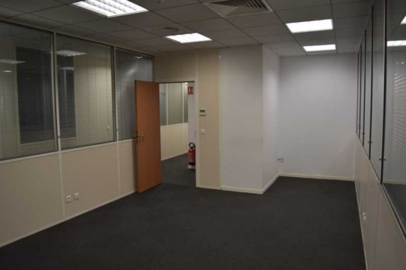 Bureaux à louer de 340 m² à Chassieu