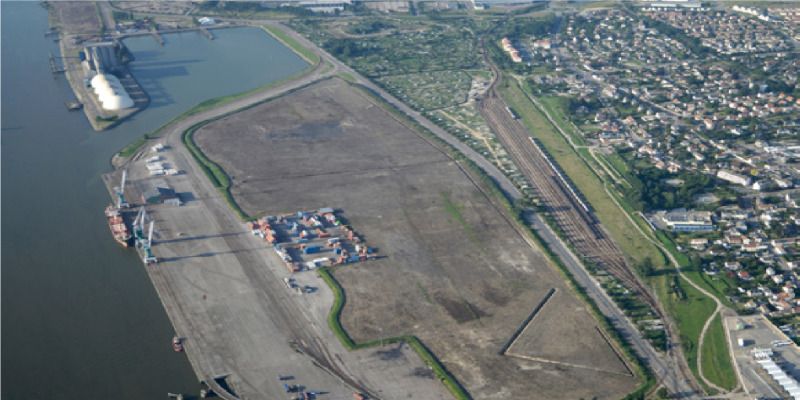 Vente terrain 320000 m² divisibles à partir de 1000 m²