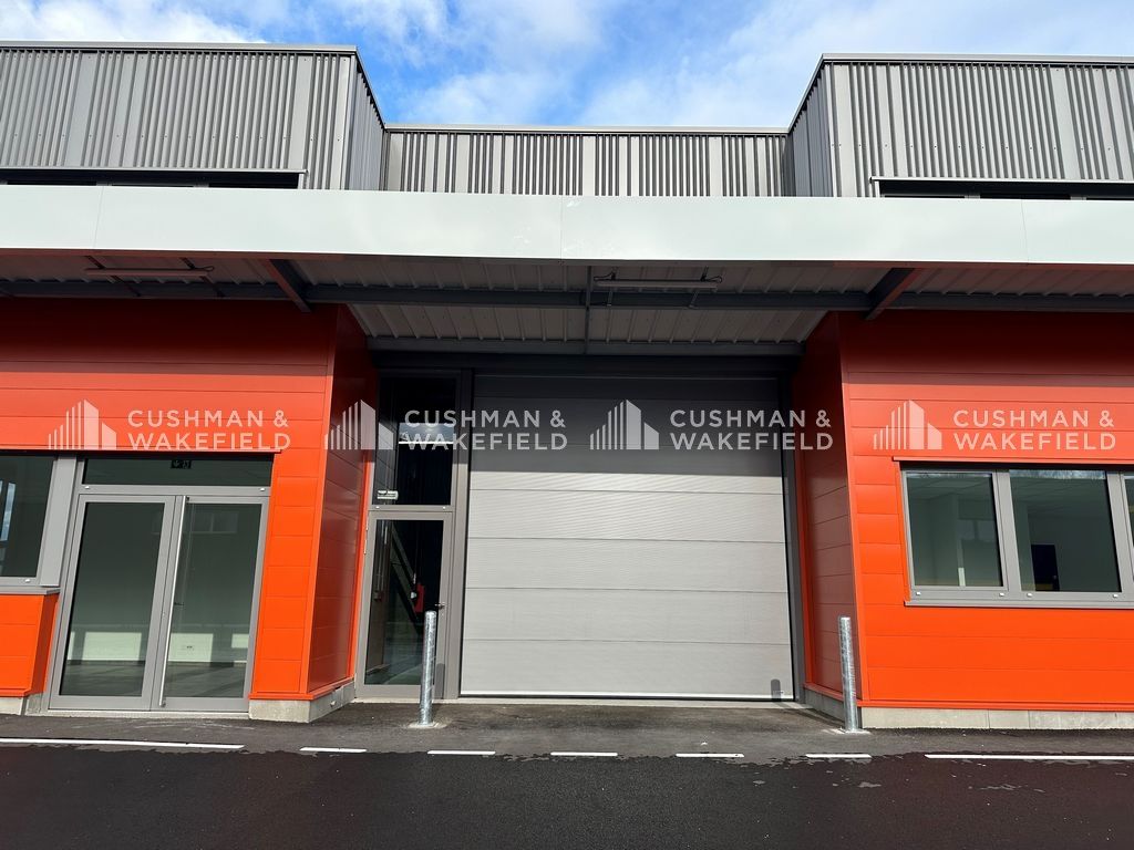 Location activités 368 m² non divisibles