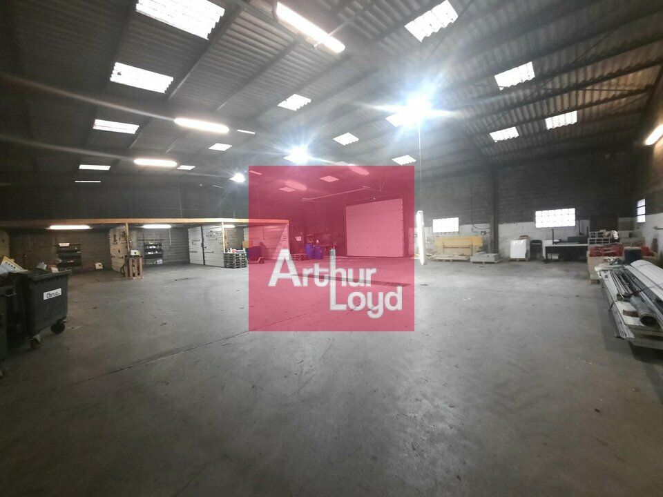 Location local d''activites 945 m² non divisibles