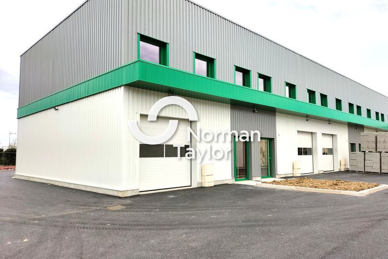 Location local d''activites 1434 m² divisibles à partir de 154 m²