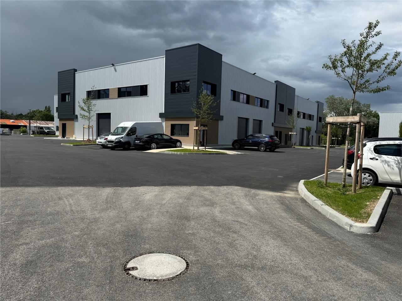 Location local 243 m² à La Tour-de-Salvagny