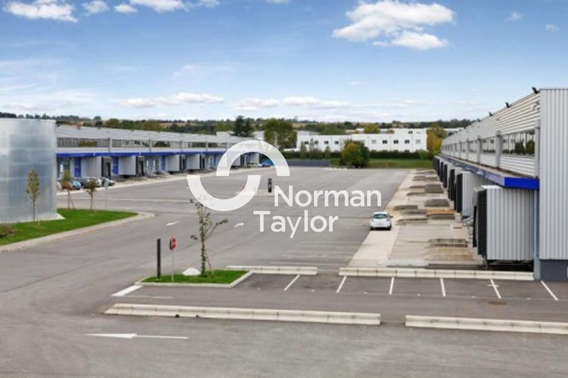 Location local d''activites 3596 m² divisibles à partir de 1783 m²