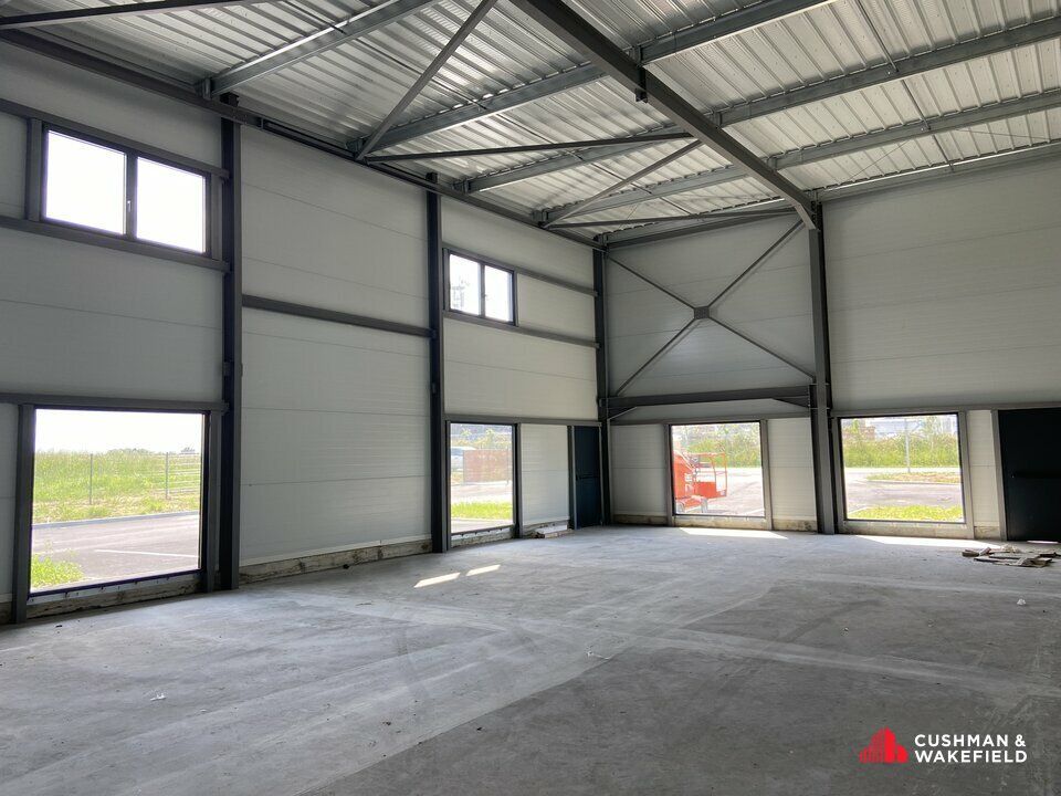 CREON LOCAUX COMMERCIAUX NEUFS A LOUER