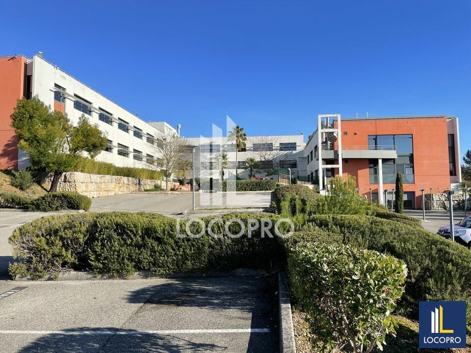 Location bureaux 76.72 m² non divisibles