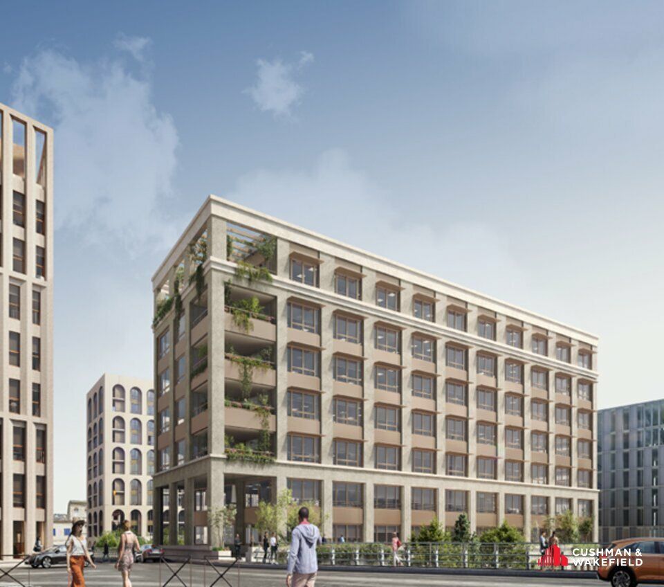 A Bordeaux Quartier Amédée Saint-Germain, à proximité de la gare Saint-Jean, un immeuble d'une surface de 7 710,7 m² en R+8
