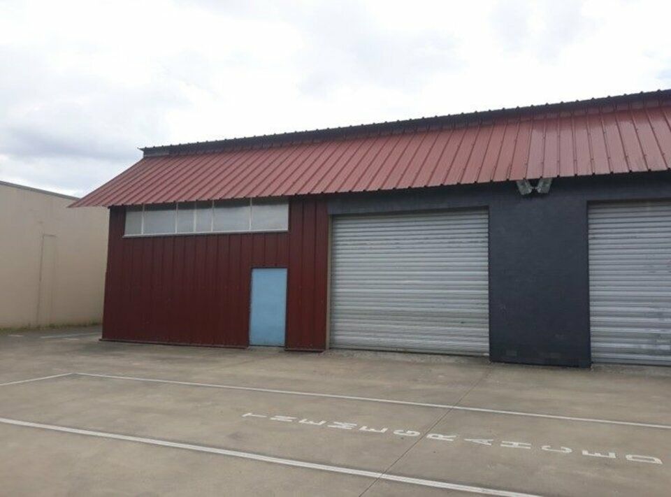 Entrepôt industriel de 231 m² à louer au Sud de Rouen (76)