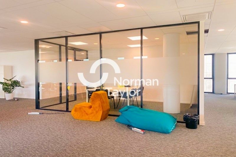 Location bureaux 800 m² non divisibles