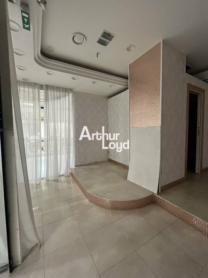 Local commercial 38 m² à louer Gray d'Albion - Cannes centre-ville