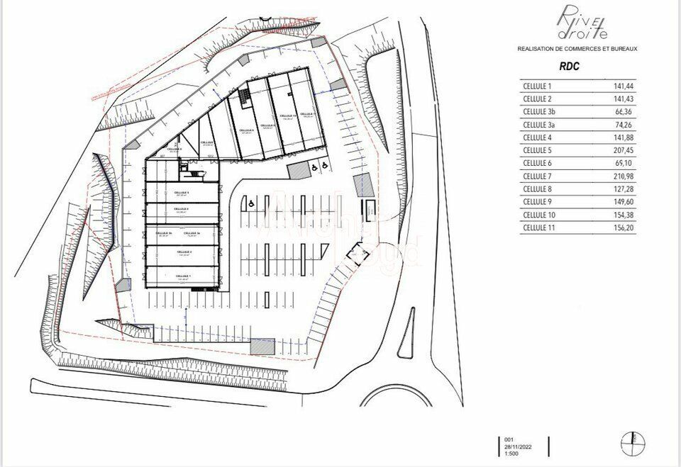 Location locaux commerciaux 1600 m² divisibles dès 66 m² - Fréjus