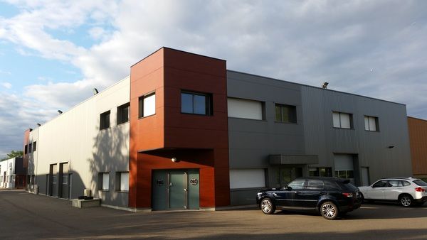 Location local d''activites 328 m² divisibles à partir de 328 m²