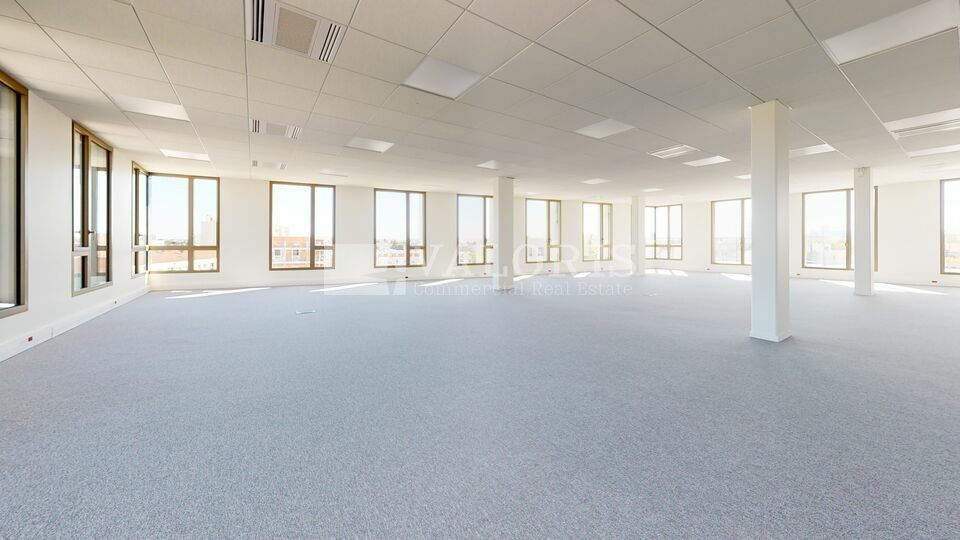1926 m² pour ce bureaux en location à Villeurbanne