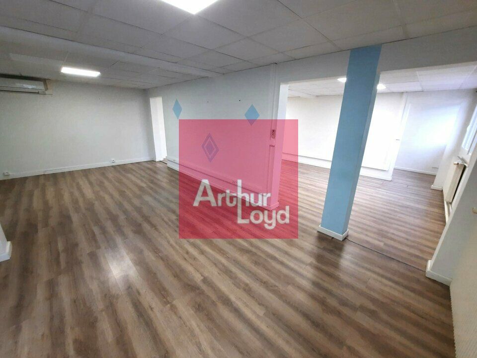 COURNON D'AUVERGNE BUREAUX A LOUER 121 M²