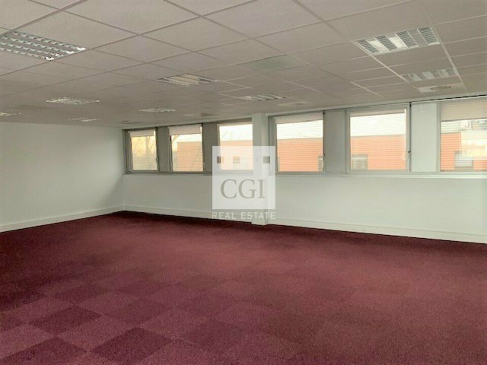 À LOUER – BUREAUX MODERNES DÈS 128 m² – BRON / ENVIRONNEMENT PROFESSIONNEL