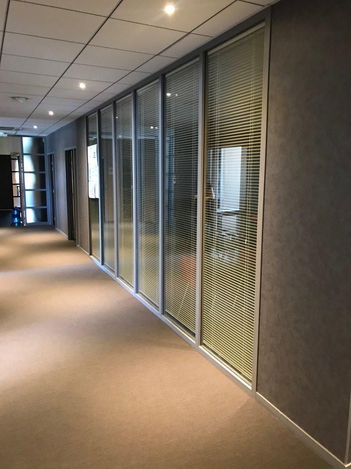 Immeuble visible face au métro 