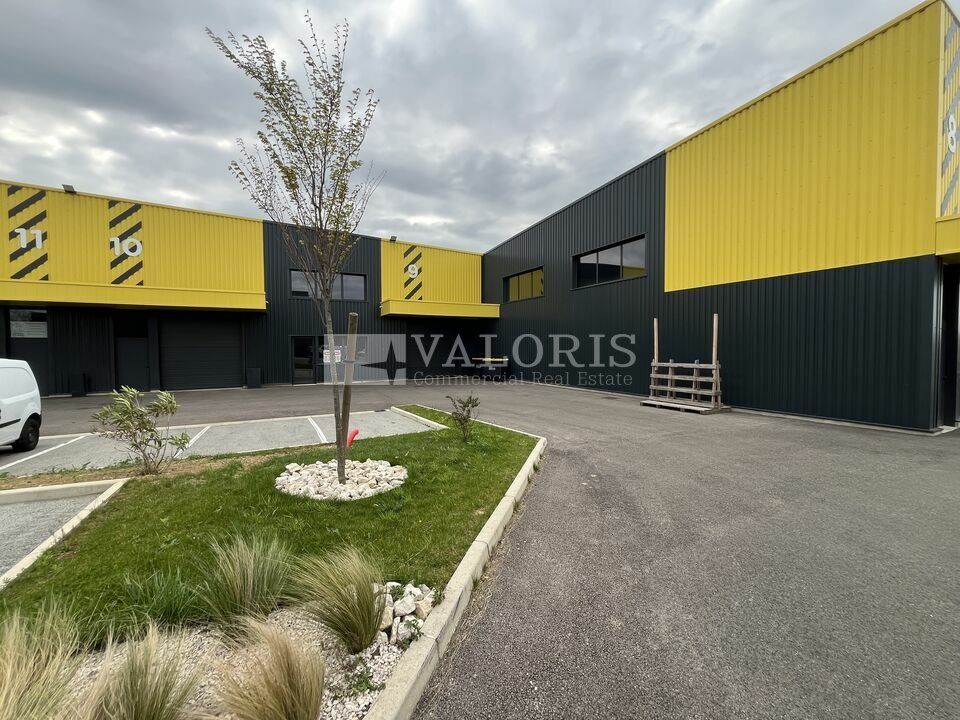 Location local d''activites 540 m² non divisibles