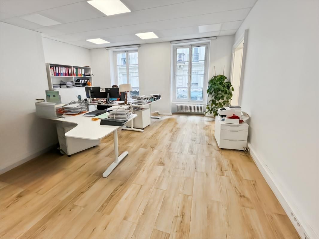 Location bureaux 123 m² non divisibles
