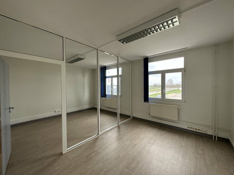 347.57 m² pour ce bureaux en location à Entzheim