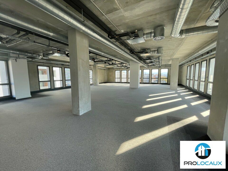 Vente bureaux 610.98 m² divisibles à partir de 123.36 m²