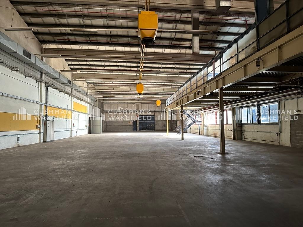 Location entrepôt 6895 m² divisibles à partir de 3900 m²