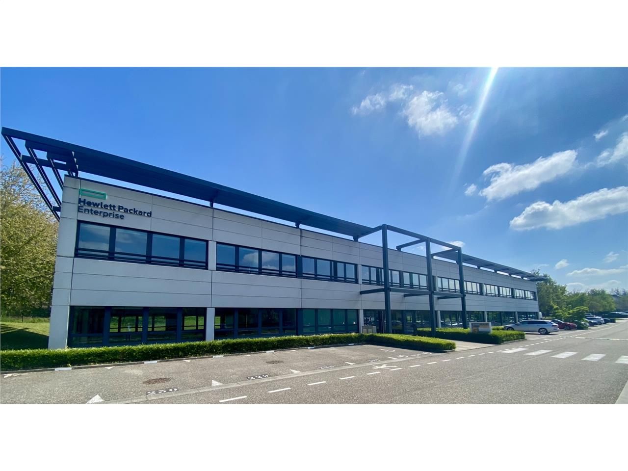 Location bureaux 952 m² à Saint-Priest