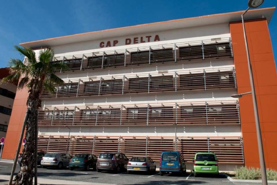 Location bureaux 10500 m² divisibles à partir de 90 m²