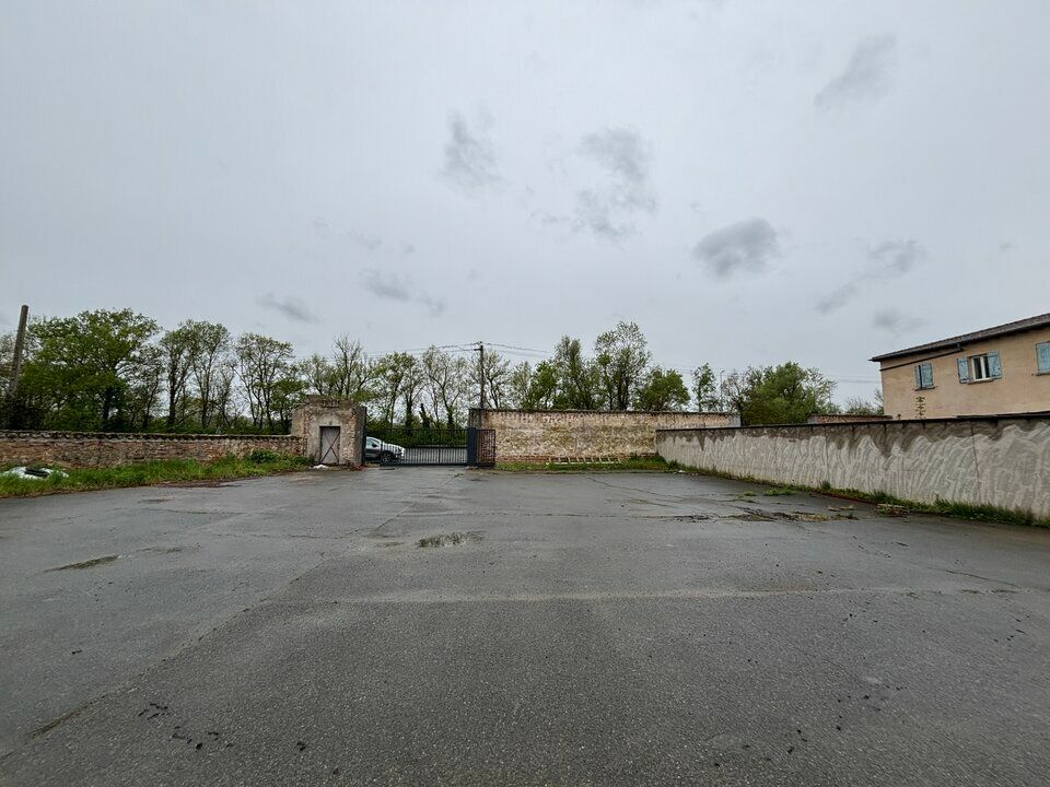 À LOUER – LOCAL D'ACTIVITÉS DE 1 600 m² – BELLEVILLE-SUR-SAÔNE / ACCÈS ROUTIERS IMMÉDIATS