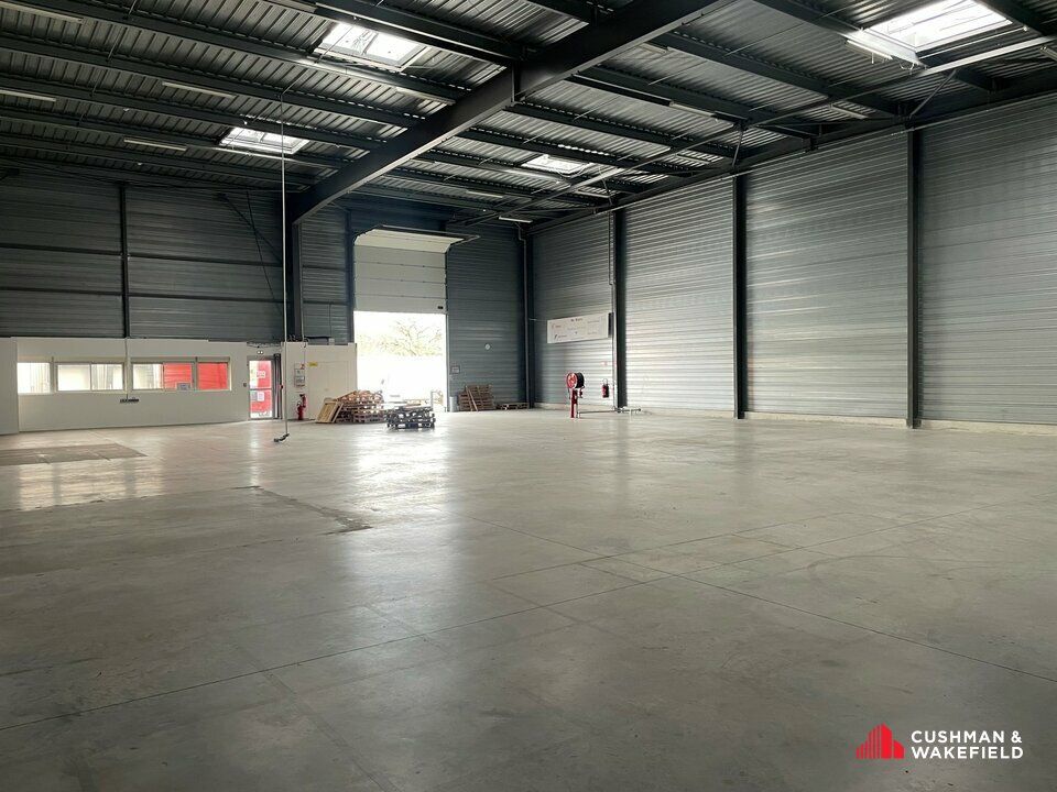 Location activité/entrepôt - 635 m²