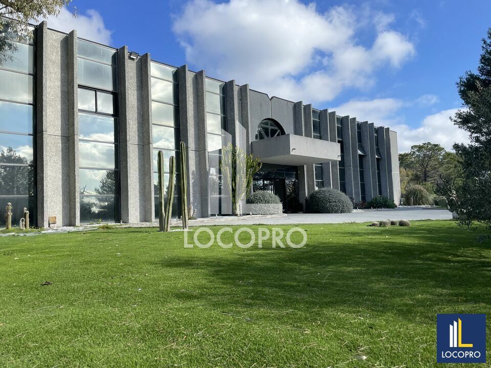 Location bureaux 141 m² non divisibles