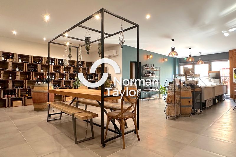 Vente local commercial 104.81 m² non divisibles