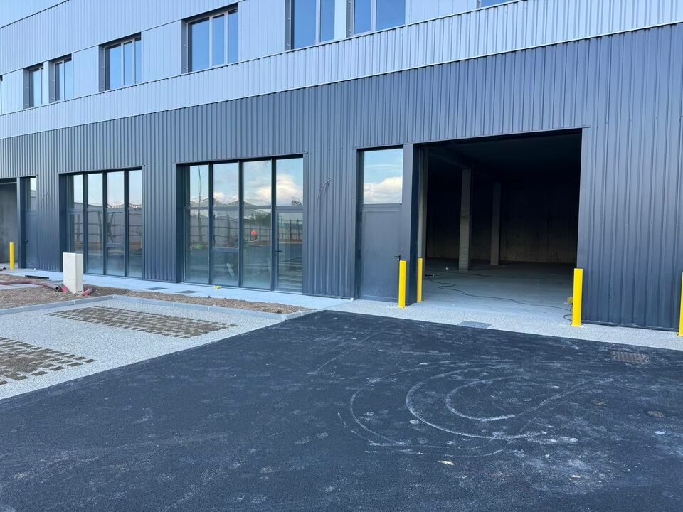 Location local d''activites 277 m² non divisibles
