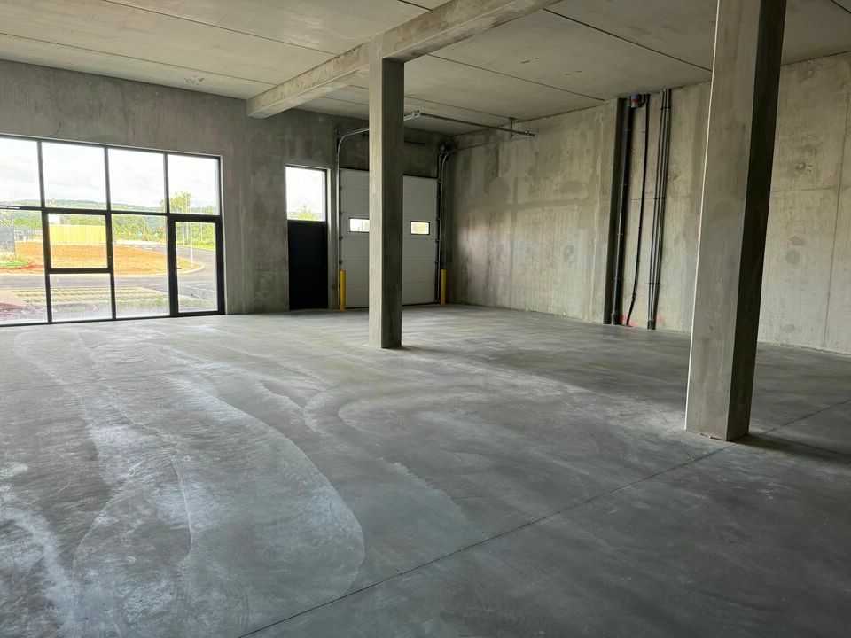 Location local d''activites 257 m² non divisibles