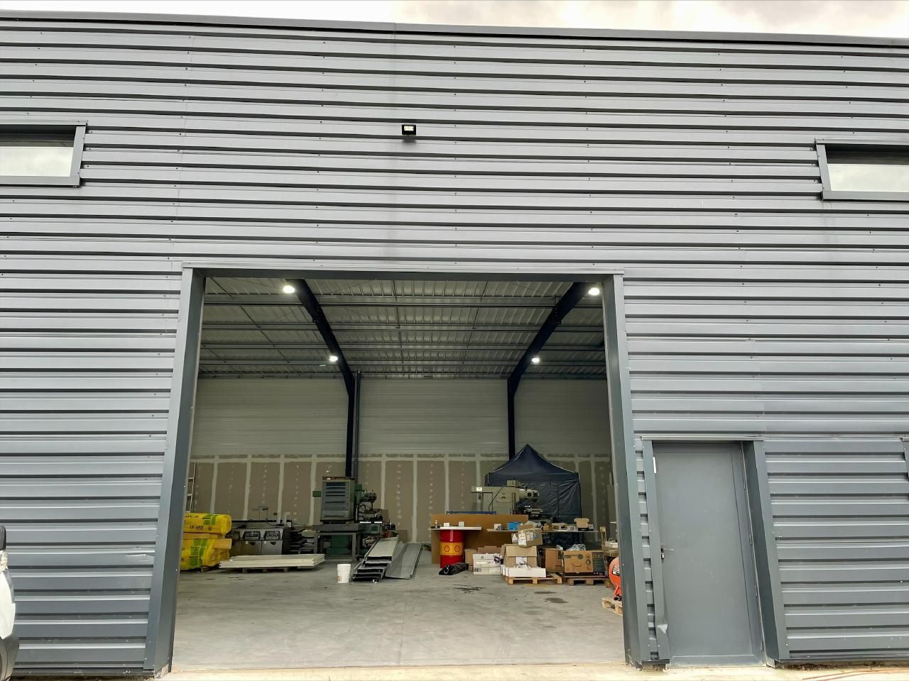 1635 m² pour ce activité en location à Magny-en-vexin