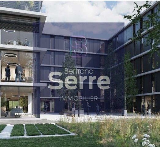 750 m² dispo à Saint-priest-en-jarez